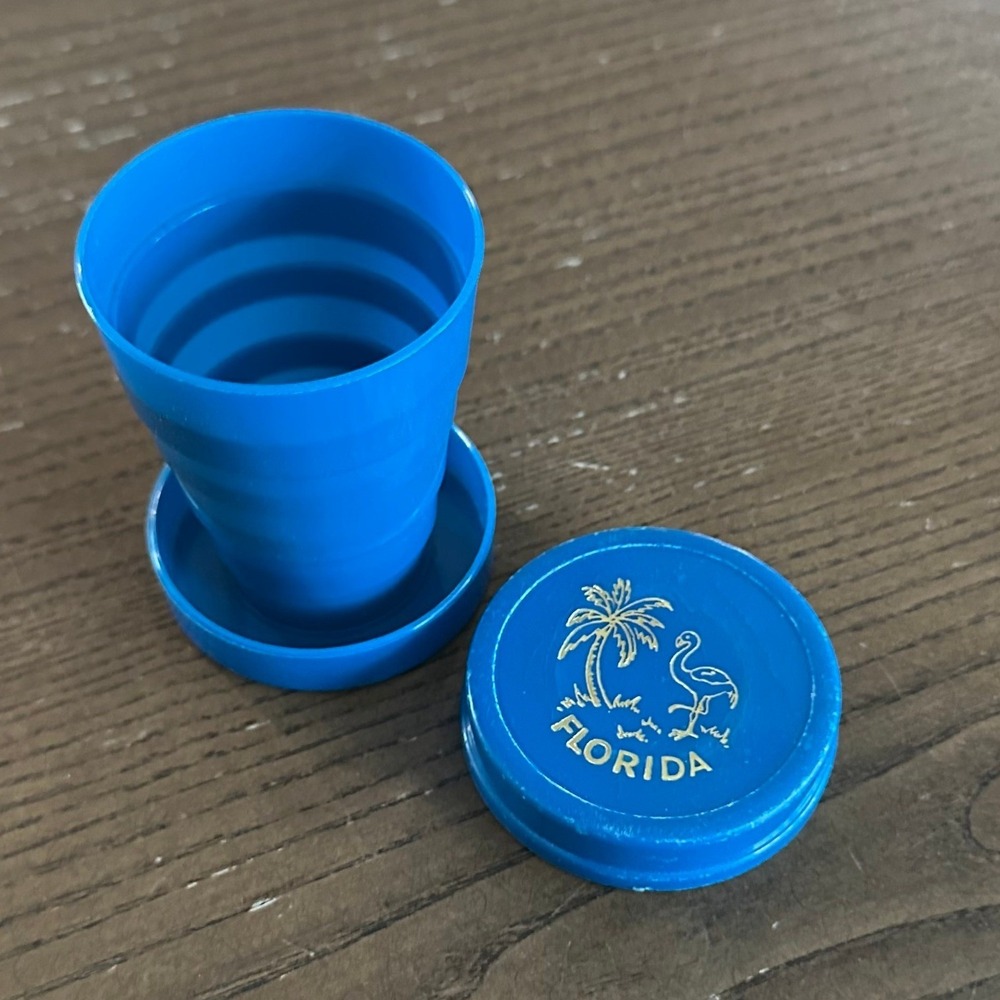 Vintage Florida Souvenir Collapsible Travel Cup Blue Flamingo‎ Palm Tree Retro